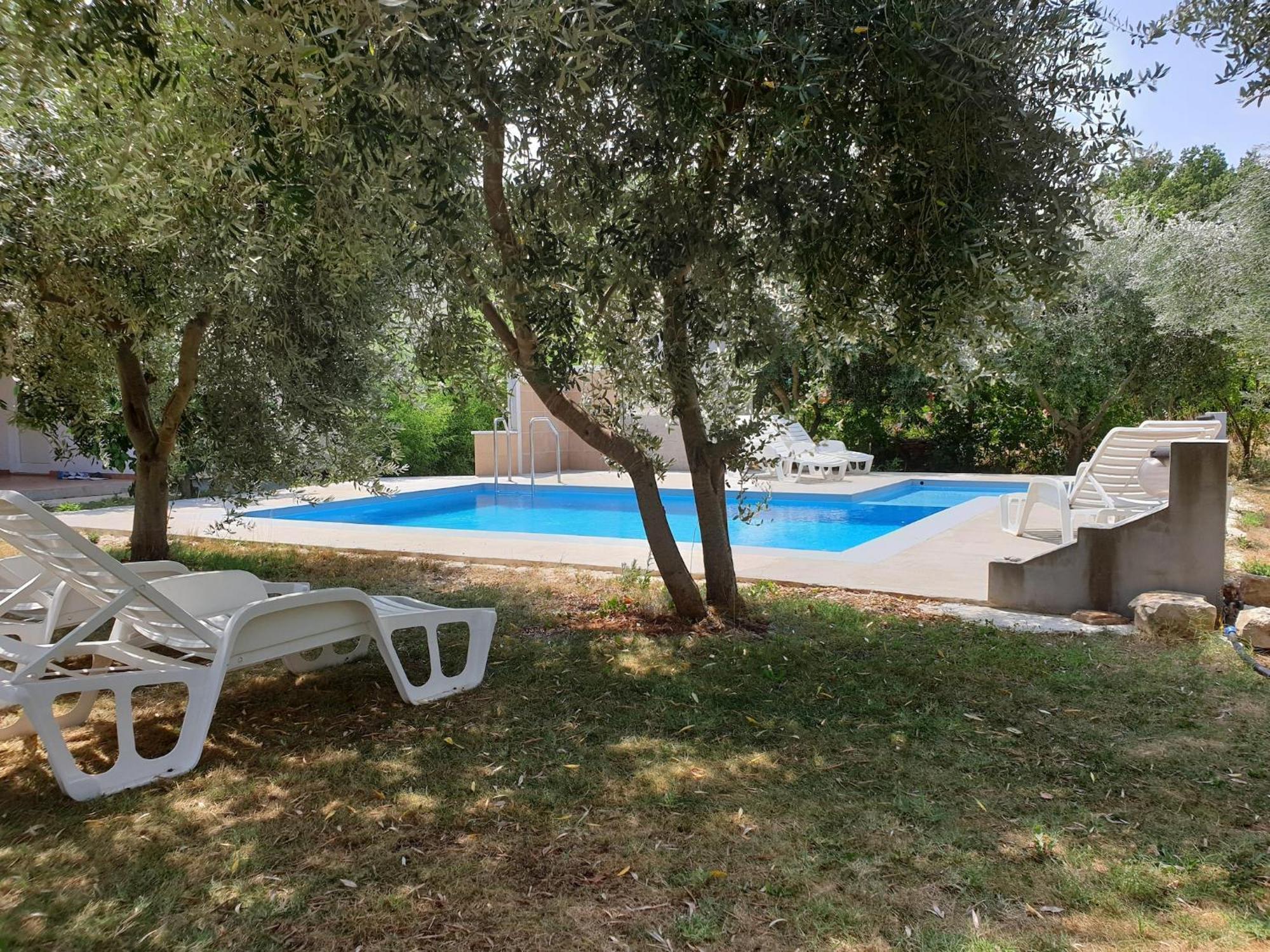 Modern Apartment In Banjole With Pool Buitenkant foto